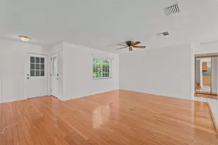 12431 Del Verde Dr, Largo, FL 33773 - Photo 9