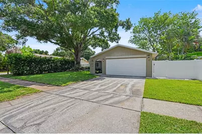12431 Del Verde Drive, Largo, FL 33773 - Photo 3