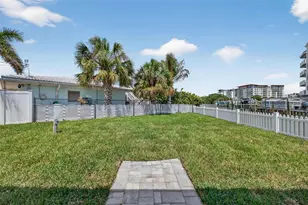 1866 Venetian Point Dr, Clearwater, FL 33755 - Photo 33