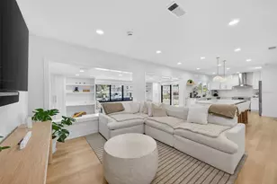 1866 Venetian Point Dr, Clearwater, FL 33755 - Photo 13