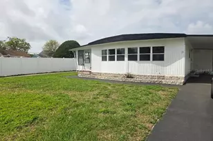 13 Hamilton Ln, Palm Harbor, FL 34684 - Photo 1