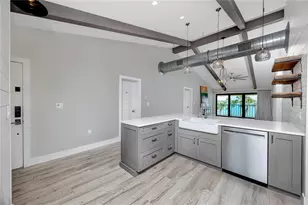 7540 Sunshine Skyway Ln S, Saint Petersburg, FL 33711 - Photo 7