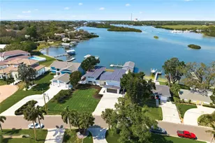 915 Bayshore Dr, Tarpon Springs, FL 34689 - Photo 3
