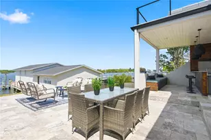 915 Bayshore Dr, Tarpon Springs, FL 34689 - Photo 49