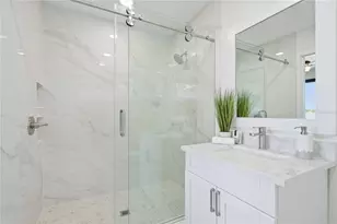 915 Bayshore Dr, Tarpon Springs, FL 34689 - Photo 35