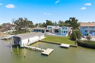 915 Bayshore Dr, Tarpon Springs, FL 34689 - Photo 83