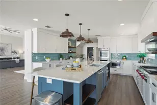 915 Bayshore Dr, Tarpon Springs, FL 34689 - Photo 15