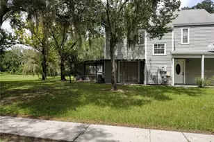 8202 Broward Pl, Temple Terrace, FL 33637 - Photo 3