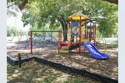 8202 Broward Place, Temple Terrace, FL 33637 - Photo 37