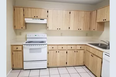 8202 Broward Place, Temple Terrace, FL 33637 - Photo 19