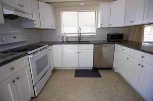 3900 14th Ln NE, Saint Petersburg, FL 33703 - Photo 15