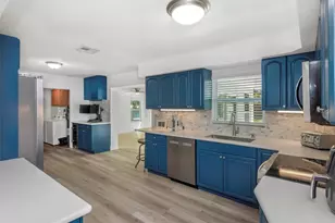 3070 Dryer Ave, Largo, FL 33770 - Photo 11