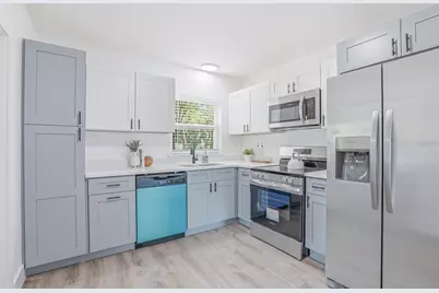 7125 5th Avenue N, Saint Petersburg, FL 33710 - Photo 7