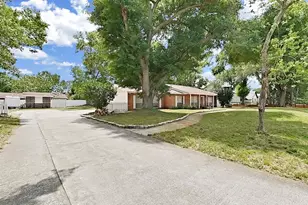 7608 Barry Rd, Tampa, FL 33615 - Photo 5