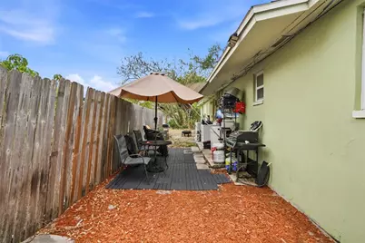 8040 47th Avenue N, Saint Petersburg, FL 33709 - Photo 25
