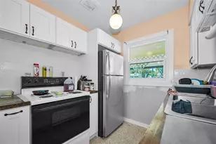 5769 Dartmouth Ave N, Saint Petersburg, FL 33710 - Photo 15