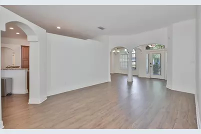 9274 Estate Cove Circle, Riverview, FL 33578 - Photo 11