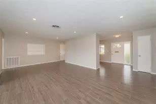 7927 11th Ave S, Saint Petersburg, FL 33707 - Photo 15