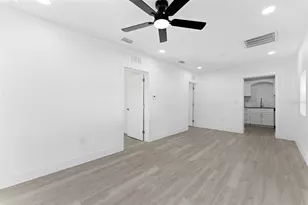 10124 N Hyacinth Ave, Tampa, FL 33612 - Photo 9