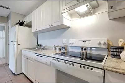 1400 Gandy Boulevard N #512, Saint Petersburg, FL 33702 - Photo 5