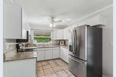 1105 E Oakwood Street, Tarpon Springs, FL 34689 - Photo 5