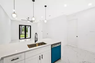 521/523 Lillon Ave S, Lehigh Acres, FL 33974 - Photo 9