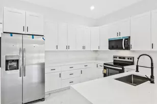 521/523 Lillon Ave S, Lehigh Acres, FL 33974 - Photo 5