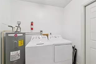 1222 Haddington Cir, Sun City Center, FL 33573 - Photo 23