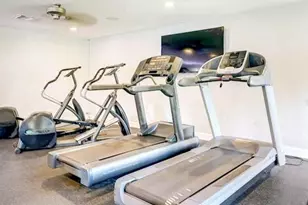 213 Sea Horse Dr SE, Saint Petersburg, FL 33705 - Photo 15