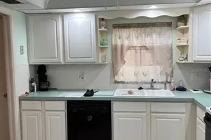 4725 Cove Cir, Saint Petersburg, FL 33708 - Photo 9