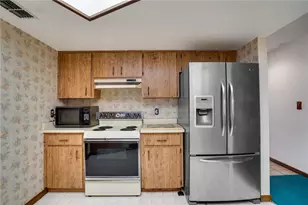 12161 100th Ave, Seminole, FL 33772 - Photo 11