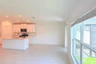 35007 Brackett Bnd, Zephyrhills, FL 33541 - Photo 29