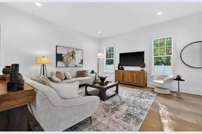 939 19th Avenue N, Saint Petersburg, FL 33704 - Photo 9