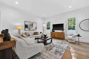 939 19th Ave N, Saint Petersburg, FL 33704 - Photo 9