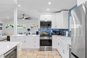 1567 Delaware Ave NE, Saint Petersburg, FL 33703 - Photo 15