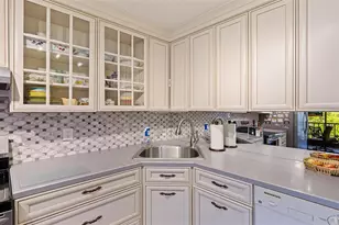 4910 Bay Street NE, Saint Petersburg, FL 33703 - Photo 9