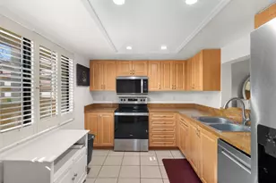 3076 Eastland Blvd, Clearwater, FL 33761 - Photo 9