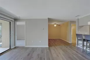 12293 Sailwinds Dr, Largo, FL 33773 - Photo 11