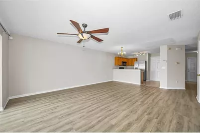 8015 Savannah Sunset Lane, Tampa, FL 33615 - Photo 7
