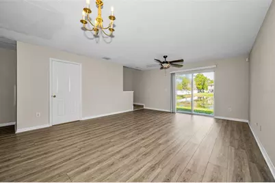 8015 Savannah Sunset Lane, Tampa, FL 33615 - Photo 9