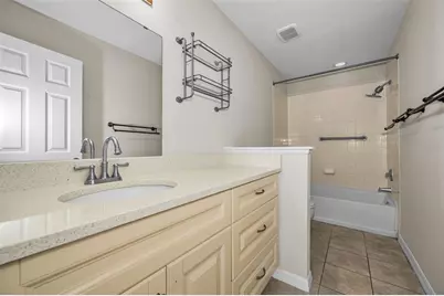 8015 Savannah Sunset Lane, Tampa, FL 33615 - Photo 19