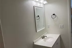 8701 Carroll Palm Pl, Tampa, FL 33614 - Photo 15