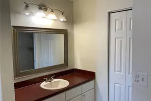 8701 Carroll Palm Pl, Tampa, FL 33614 - Photo 13