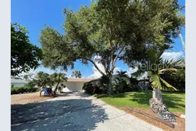 6901 Gulf Winds Drive, Saint Pete Beach, FL 33706 - Photo 3