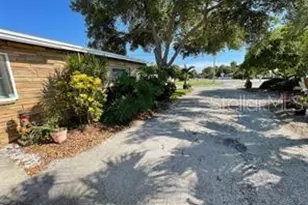 6901 Gulf Winds Dr, Saint Pete Beach, FL 33706 - Photo 5