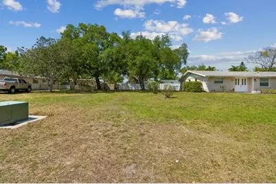 994 S Brink Avenue, Sarasota, FL 34237 - Photo 5