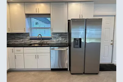 5815 Erin Lane S #A, Saint Petersburg, FL 33712 - Photo 7