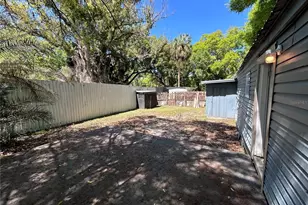 10638 Bay Hills Cir, Thonotosassa, FL 33592 - Photo 21