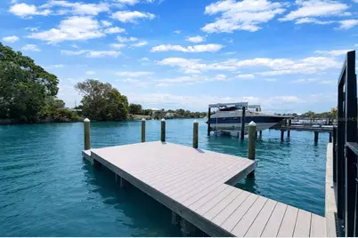 3945 Sunrise Drive S, Saint Petersburg, FL 33705 - Photo 5