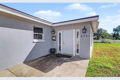 8751 Orient Way NE, Saint Petersburg, FL 33702 - Photo 5